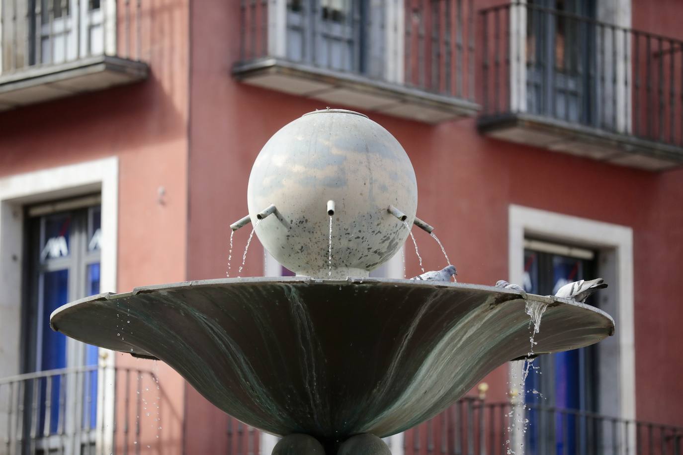 Un paseo en imágenes por la plaza de Fuente Dorada