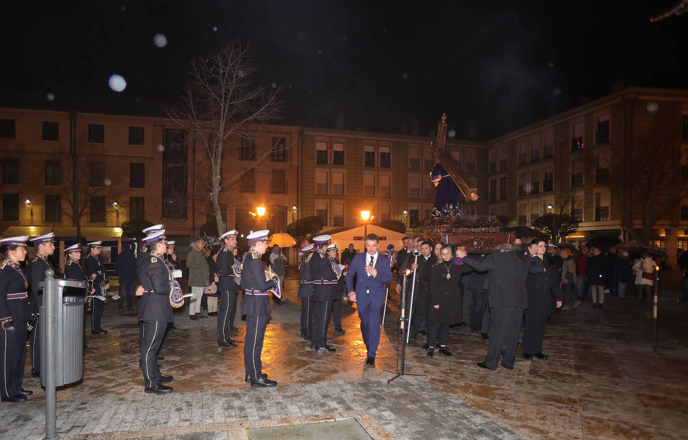 El Vía Crucis del &#039;Nazareno viejo&#039; en la plaza de San Pablo