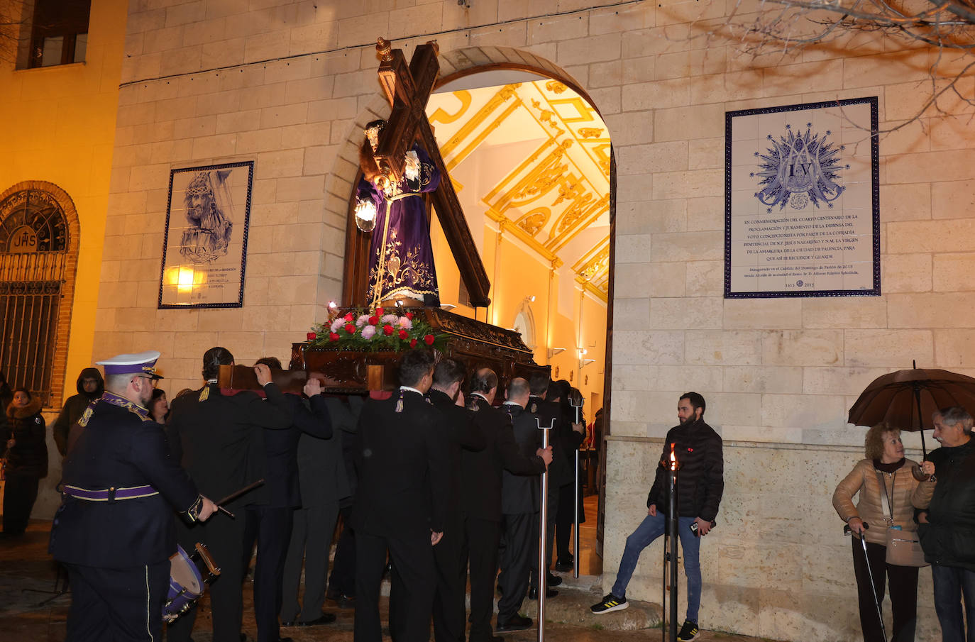 El Vía Crucis del &#039;Nazareno viejo&#039; en la plaza de San Pablo