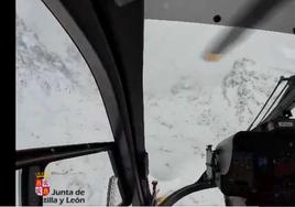 Imagen del helicóptero de rescate del Grupo de Montaña.