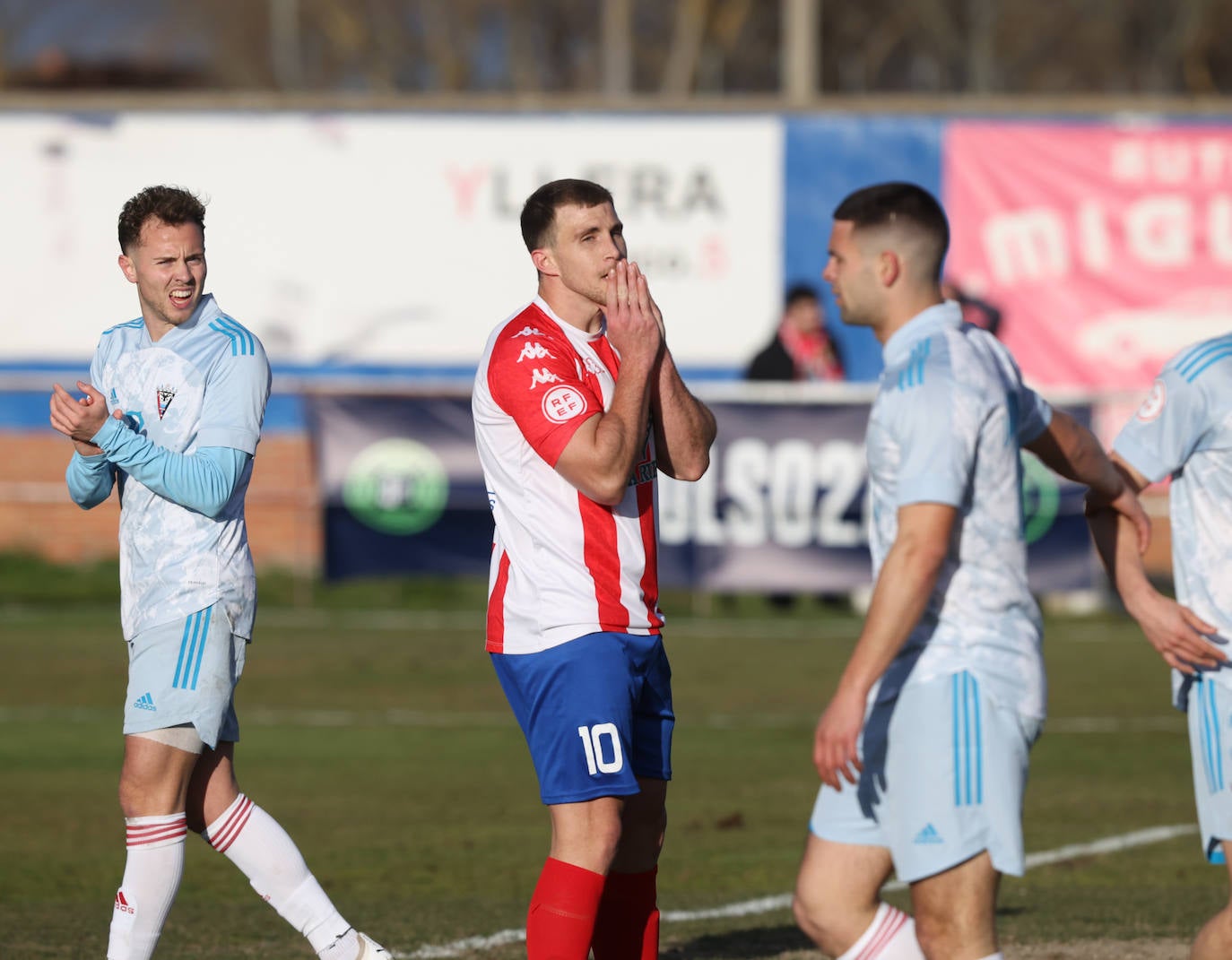 Las imágenes del partido entre el Atlético Tordesillas y el Mirandés