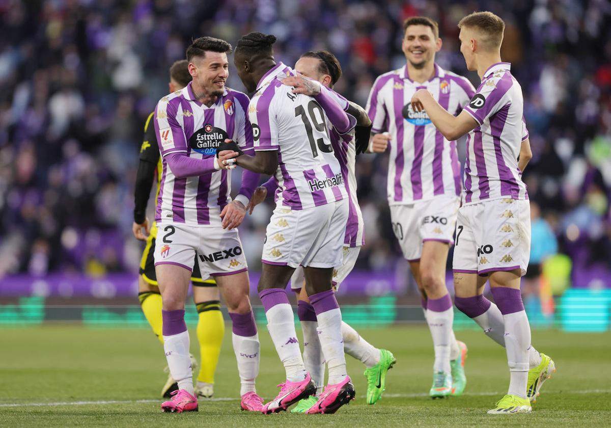 Celebración de uno de los dos goles de Amath ante el Real Zaragoza.