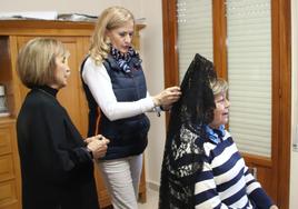 Momento de colocación de la mantilla.