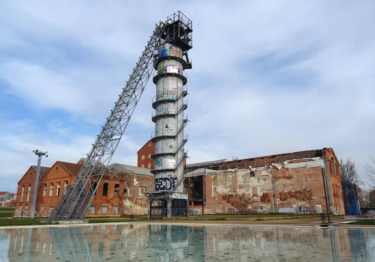 Nave de la antigua azucarera donde se iban a construir las viviendas.