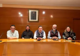 Alberto Redondo Guerra, alcalde de La Cisterniga, con su equipo de gobierno.