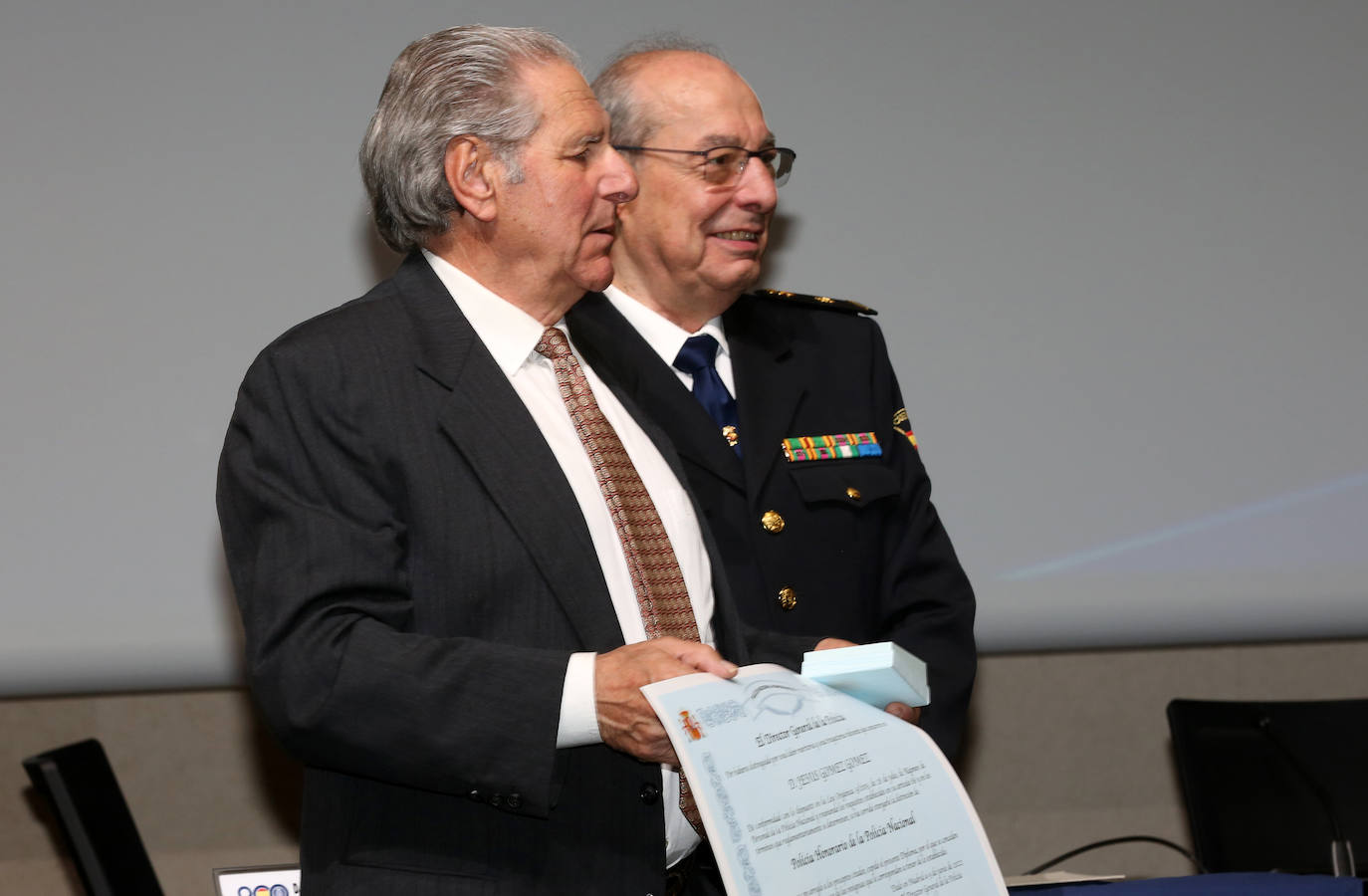 Acto institucional del bicentenario de la Policía Nacional en Segovia