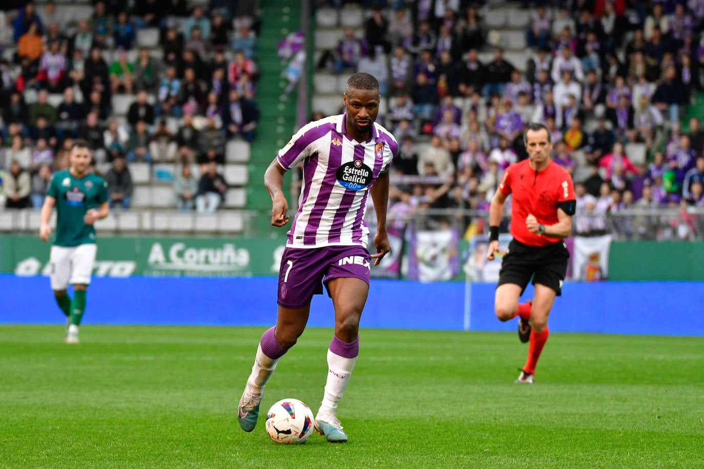 El encuento entre el Racing de Ferrol y el Real Valladolid, en imágenes