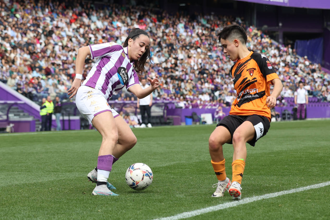 La fiesta del fútbol femenino de Valladolid, en imágenes