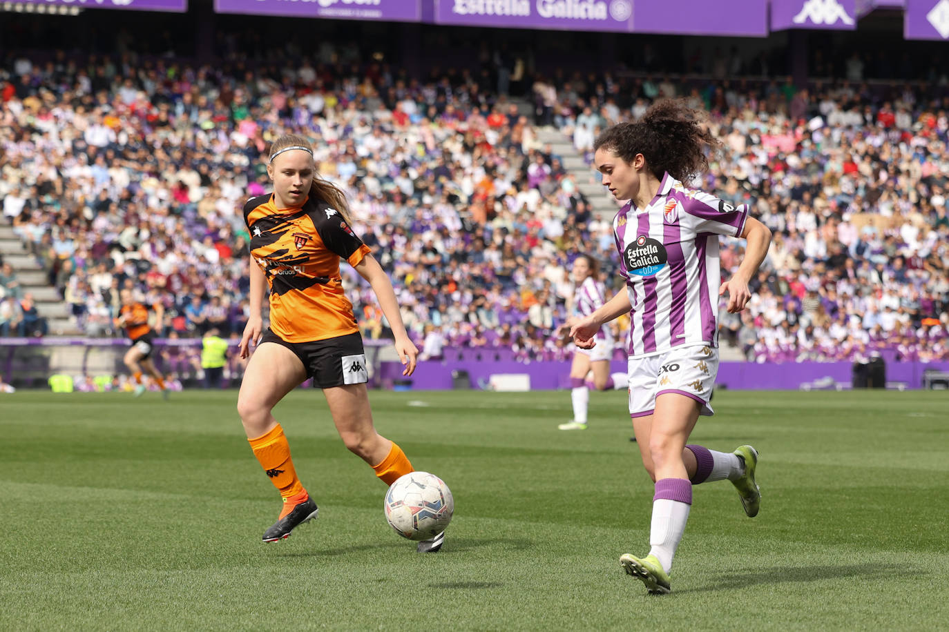 La fiesta del fútbol femenino de Valladolid, en imágenes