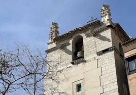 Imagen de la torre de la iglesia de San Lorenzo.