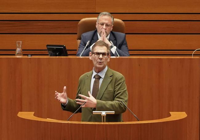 Javier Carrera (Vox), durante su intervención.