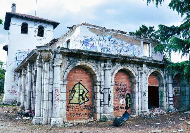 Las arquerías del convento de la Merced en la actualidad, ubicadas en la finca de los Quemadillos.