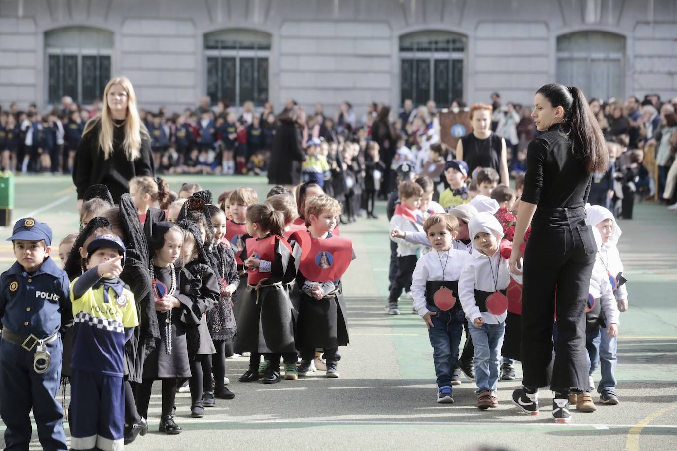 Fotografías de la Semana Santa infantil en el Colegio Lourdes