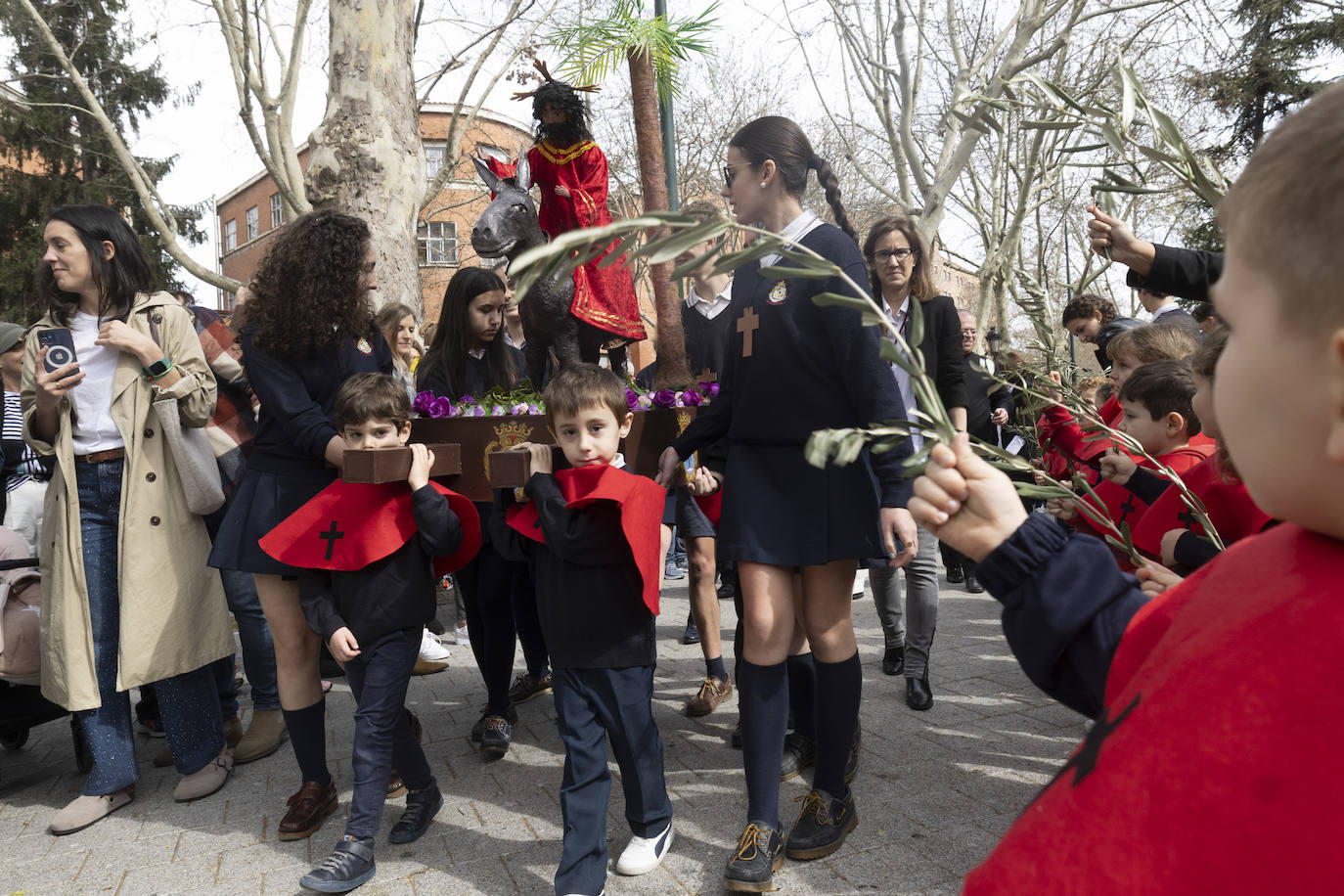 Las imágenes de la procesión protagonizada por los escolares vallisoletanos