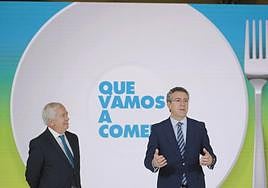 Eduardo Baamonde, presidente de Cajamar, a la derecha.