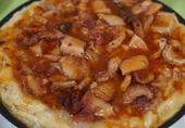 Descubre la deliciosa tortilla de callos en el corazón de un barrio castizo