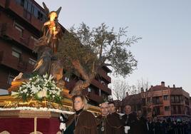 Una de las procesiones de traslado a la Catedral.