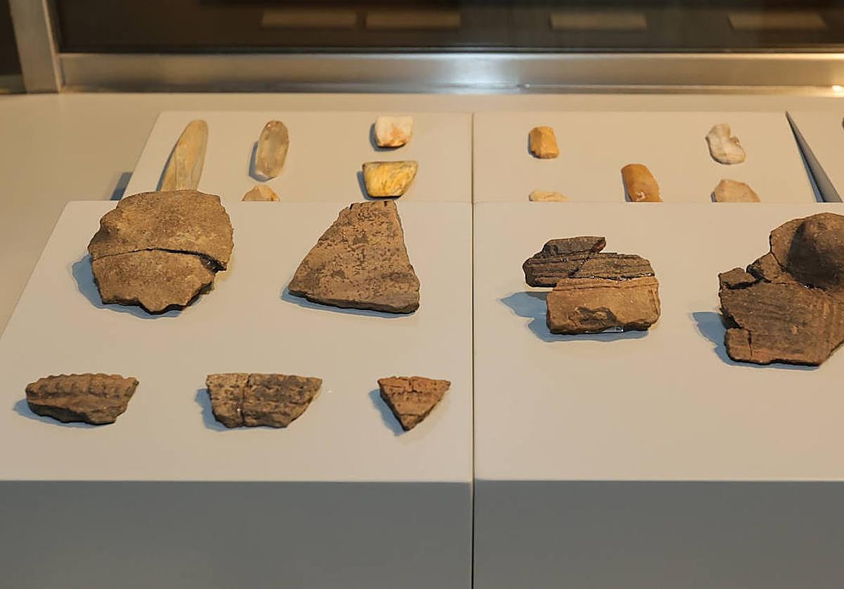 Vasijas neolíticas seleccionadas como 'pieza del mes' del Museo de Palencia.