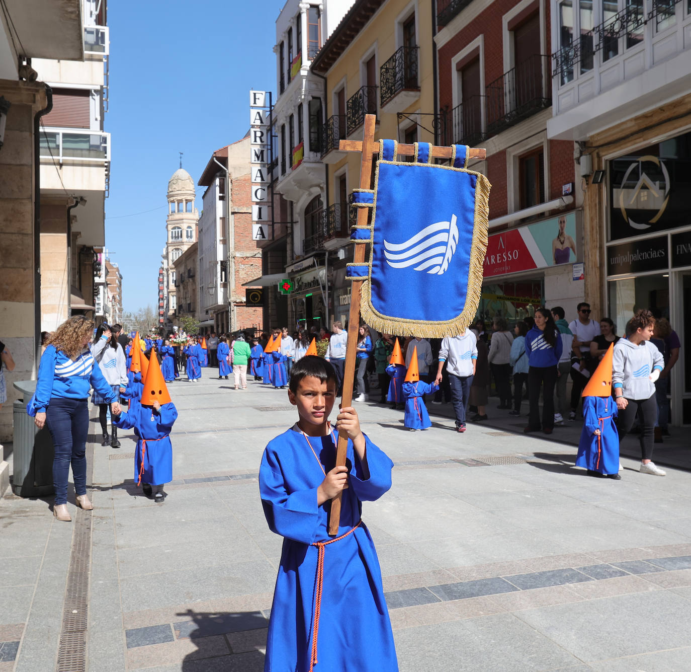 Procesión de los alumnos del colegio Divino Maestro