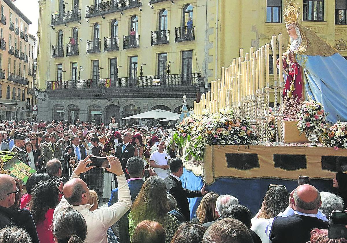 Procesión del Encuentro en la Plaza Mayor.