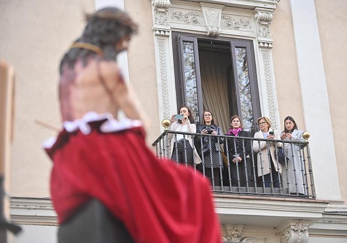 Imagen principal - Procesión de la Hermandad del Santo Cristo de los Artilleros. 