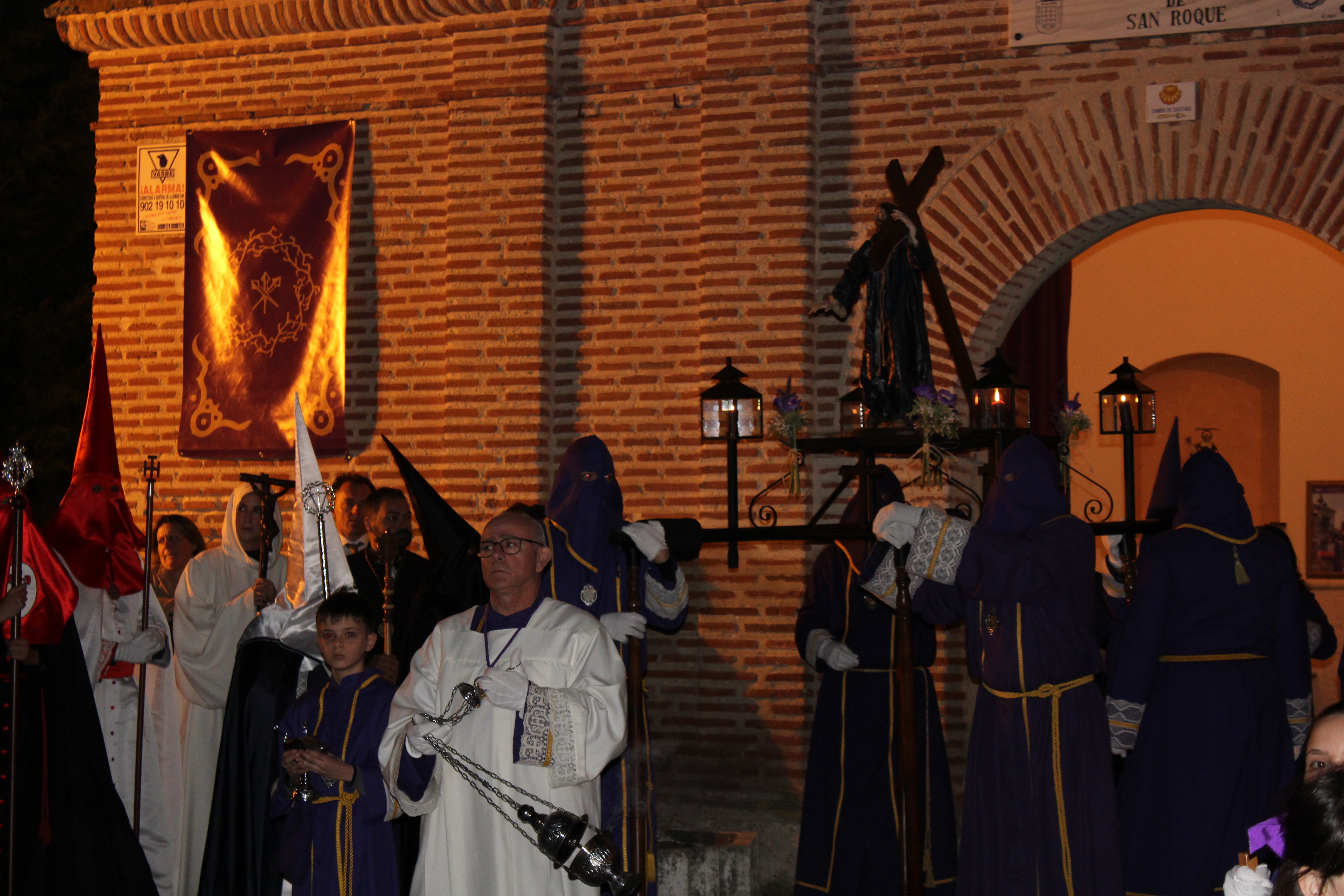 Paso del Nazareno de la Cruz saliendo de la Ermita