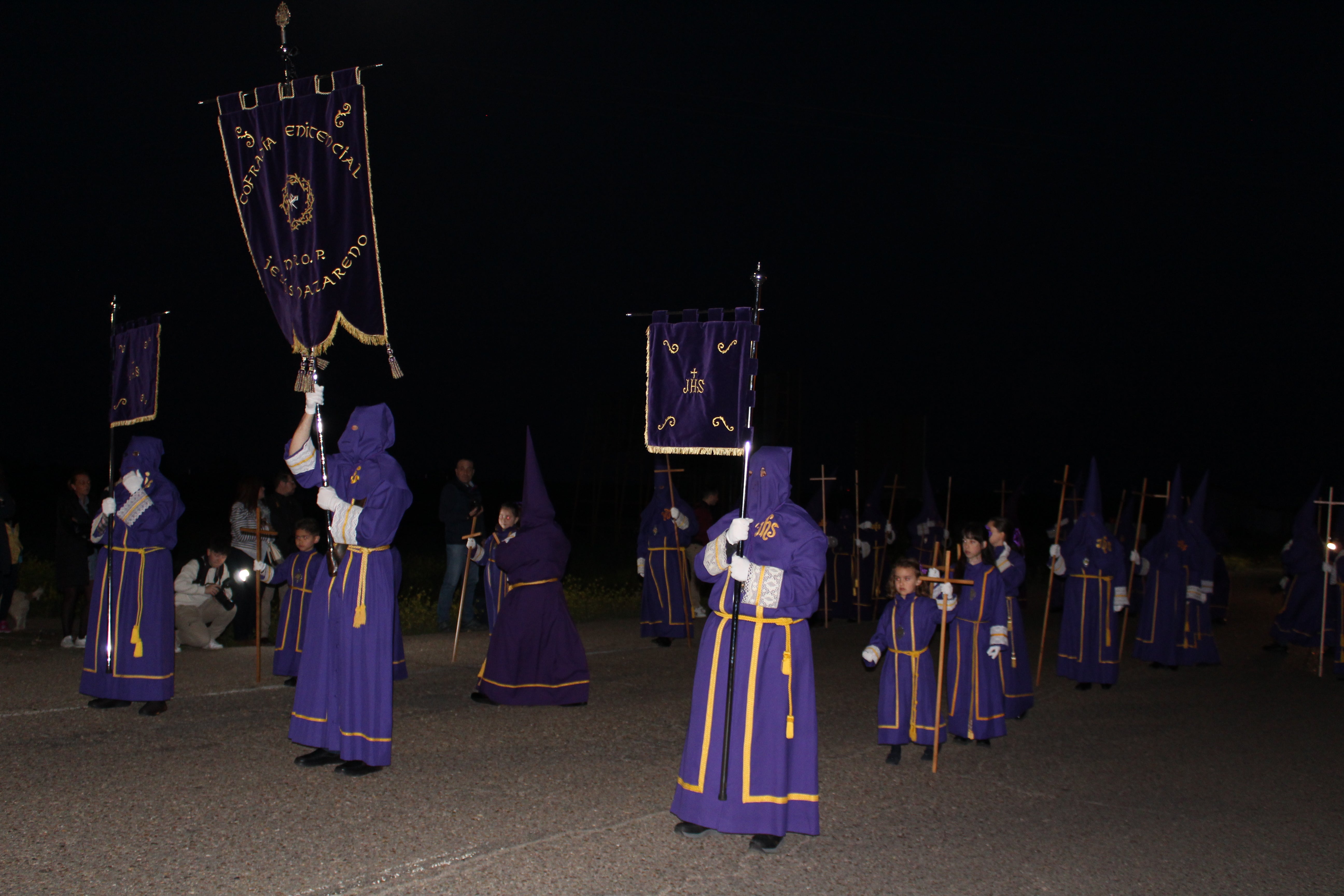 Cofradía Penitencial de la Misericordia y Jesús Nazareno en procesión