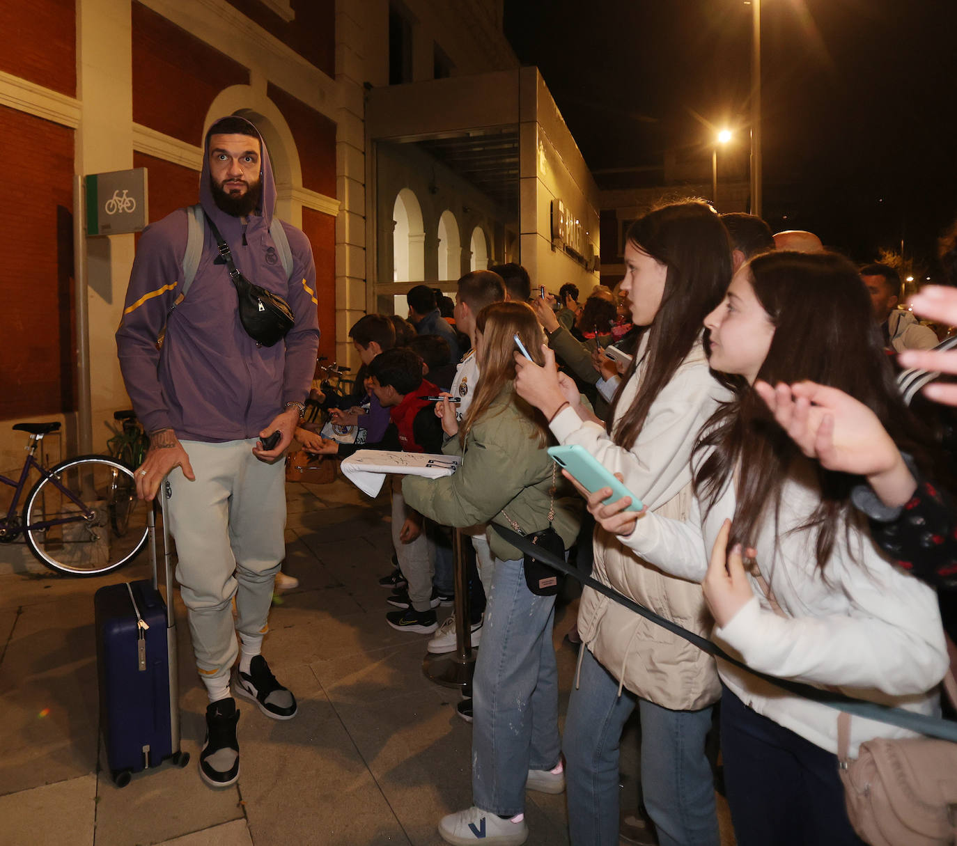 Expectación en Palencia a la llegada del Real Madrid