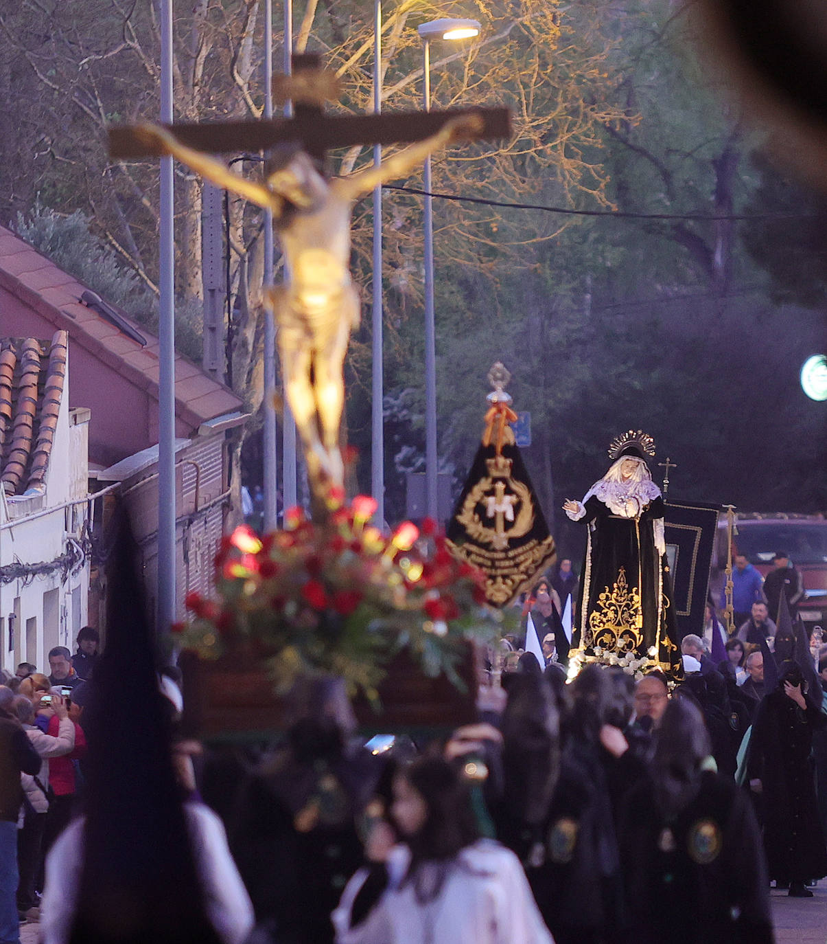 El Santo Rosario del Dolor sube hasta el Cristo del Otero