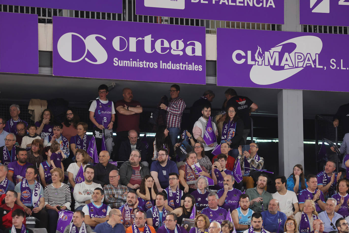 Así animó la afición palentina al Zunder ante el Real Madrid