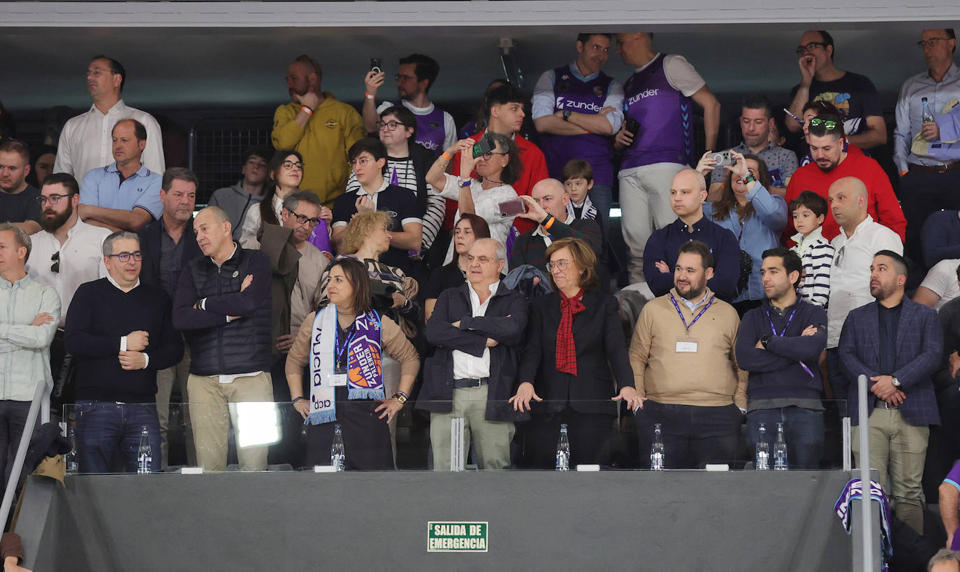 Así animó la afición palentina al Zunder ante el Real Madrid