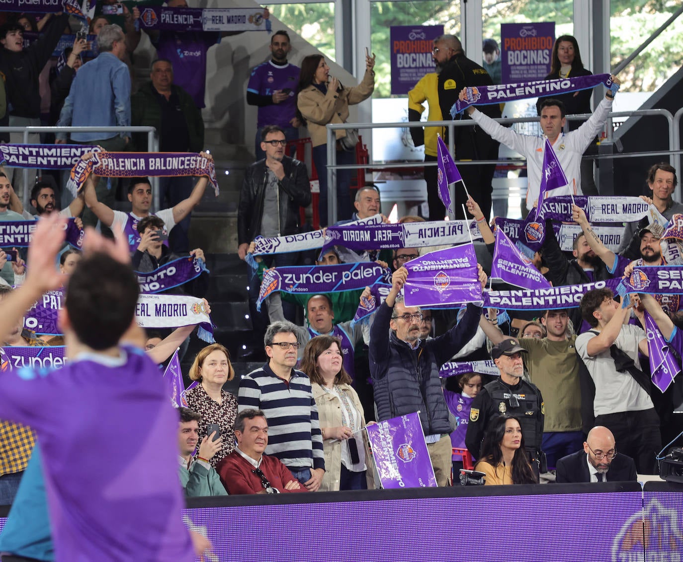 Así animó la afición palentina al Zunder ante el Real Madrid