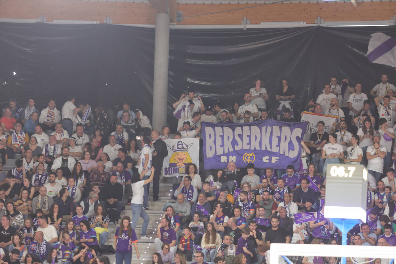 Así animó la afición palentina al Zunder ante el Real Madrid