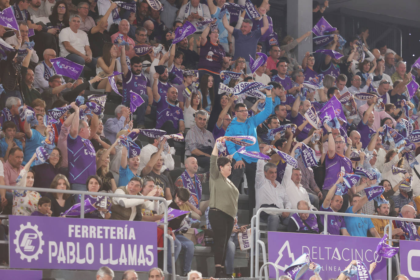 Así animó la afición palentina al Zunder ante el Real Madrid