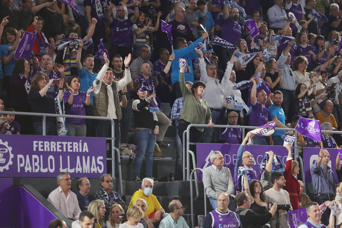 Así animó la afición palentina al Zunder ante el Real Madrid