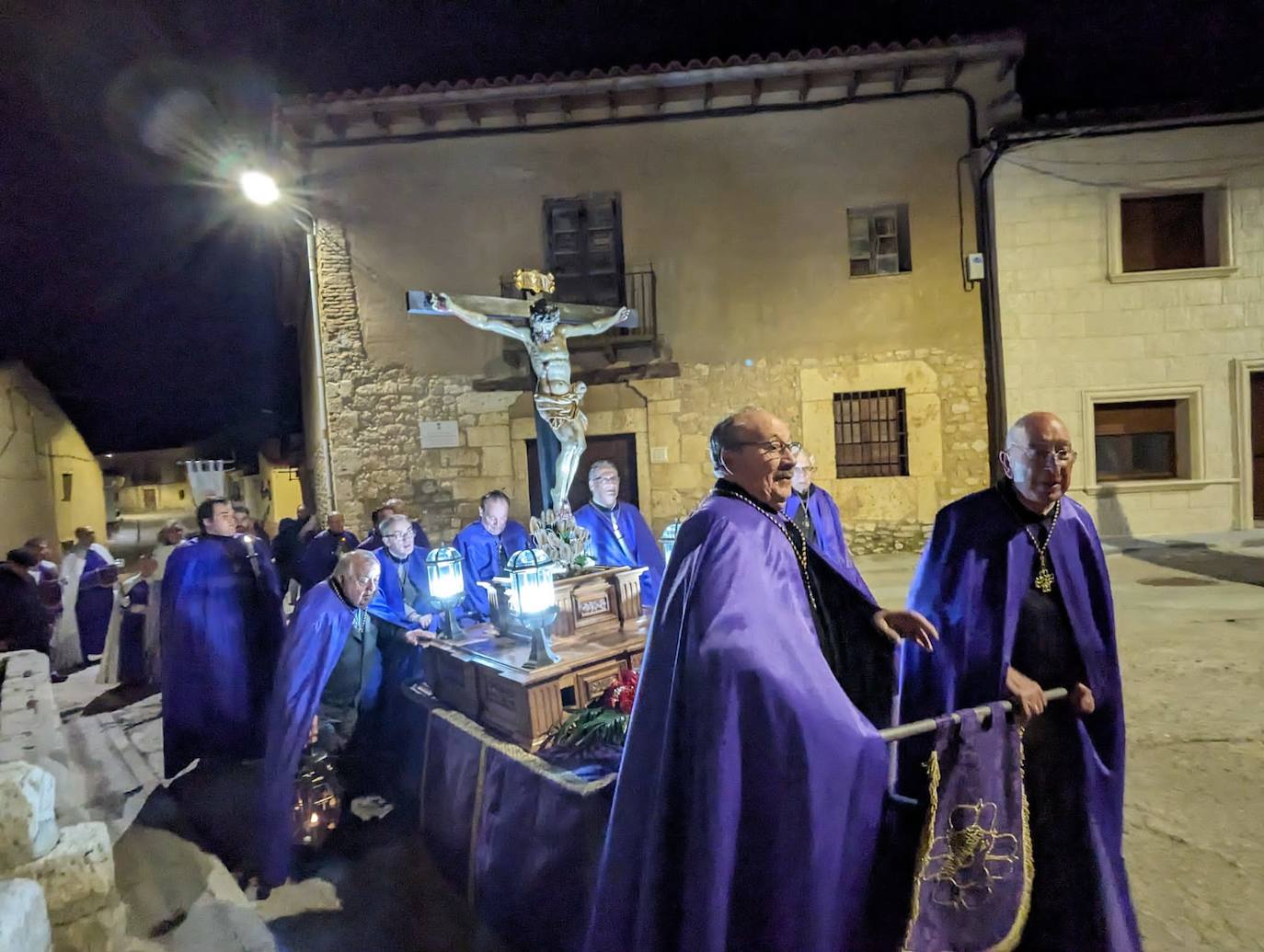 Las imágenes de la procesión del Rosario de Dolor en Torrelobatón