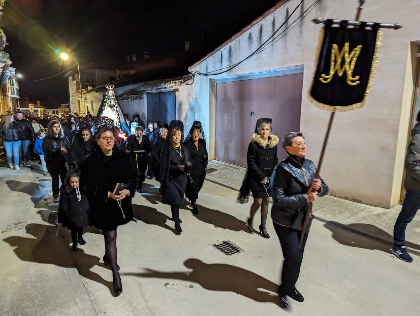 Las imágenes de la procesión del Rosario de Dolor en Torrelobatón