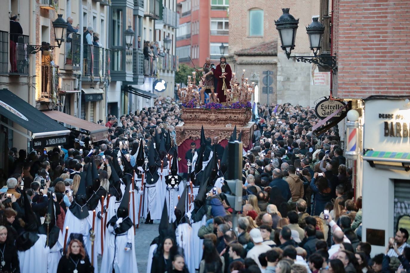 Procesión de Amor y Misericordia en la Semana Santa de Valladolid 2024