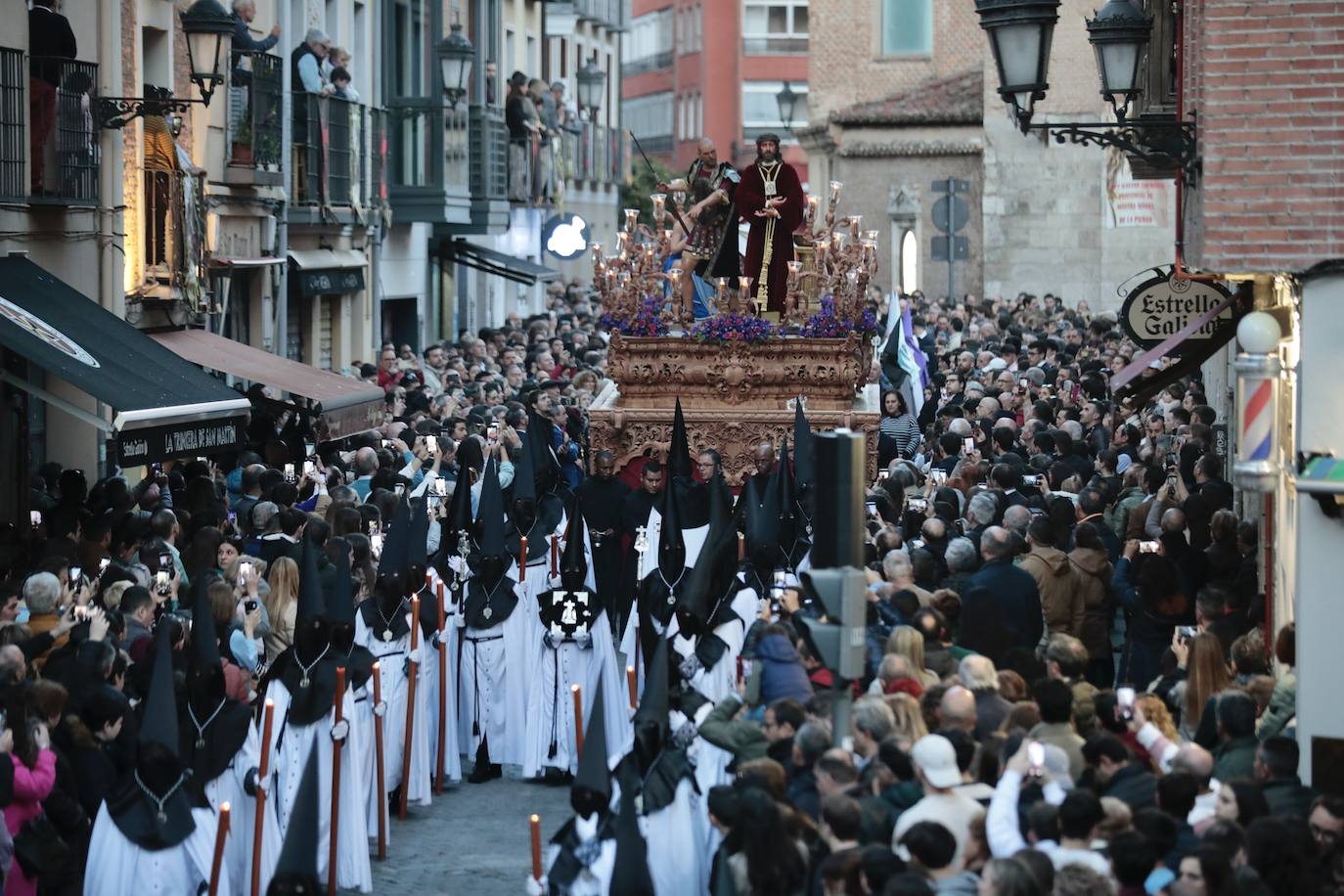 Procesión de Amor y Misericordia en la Semana Santa de Valladolid 2024