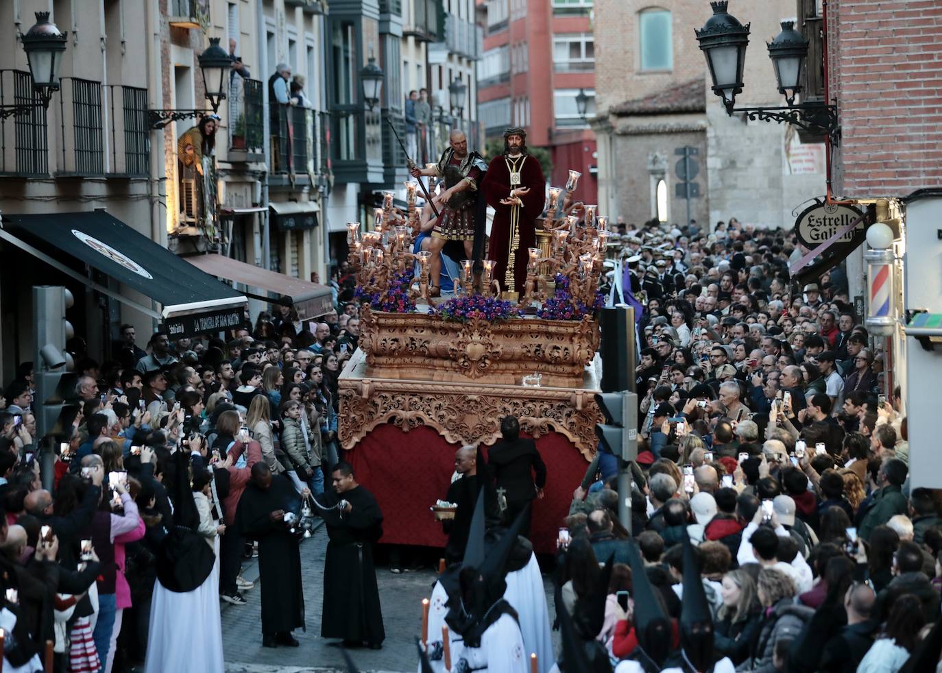 Procesión de Amor y Misericordia en la Semana Santa de Valladolid 2024