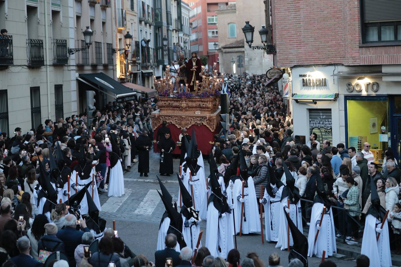 Procesión de Amor y Misericordia en la Semana Santa de Valladolid 2024