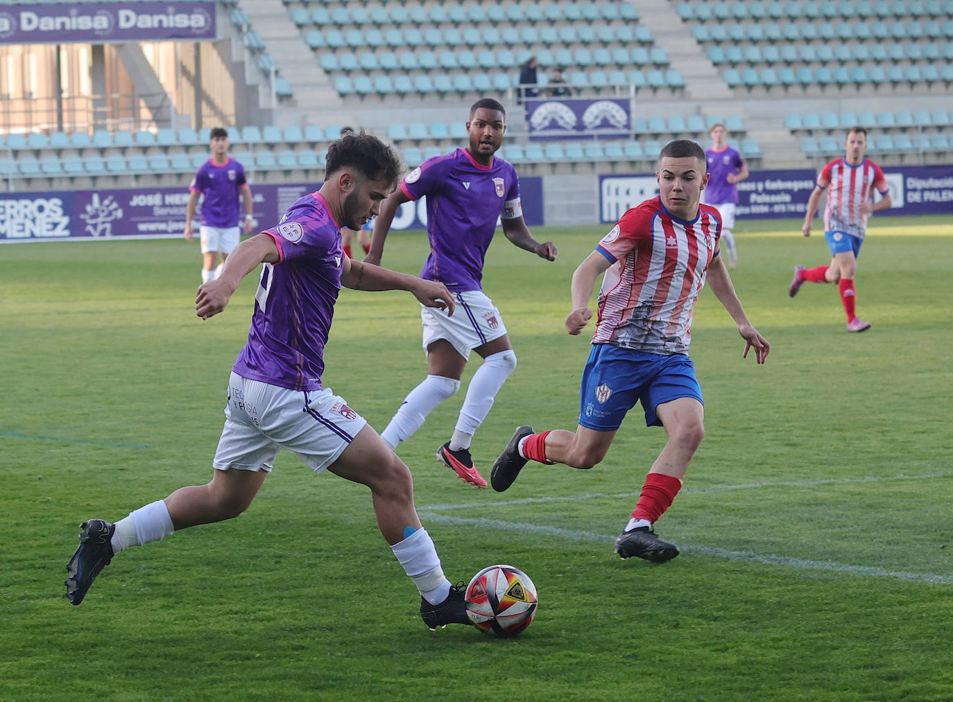 El Palencia CF se impone por la mínima al Bembibre