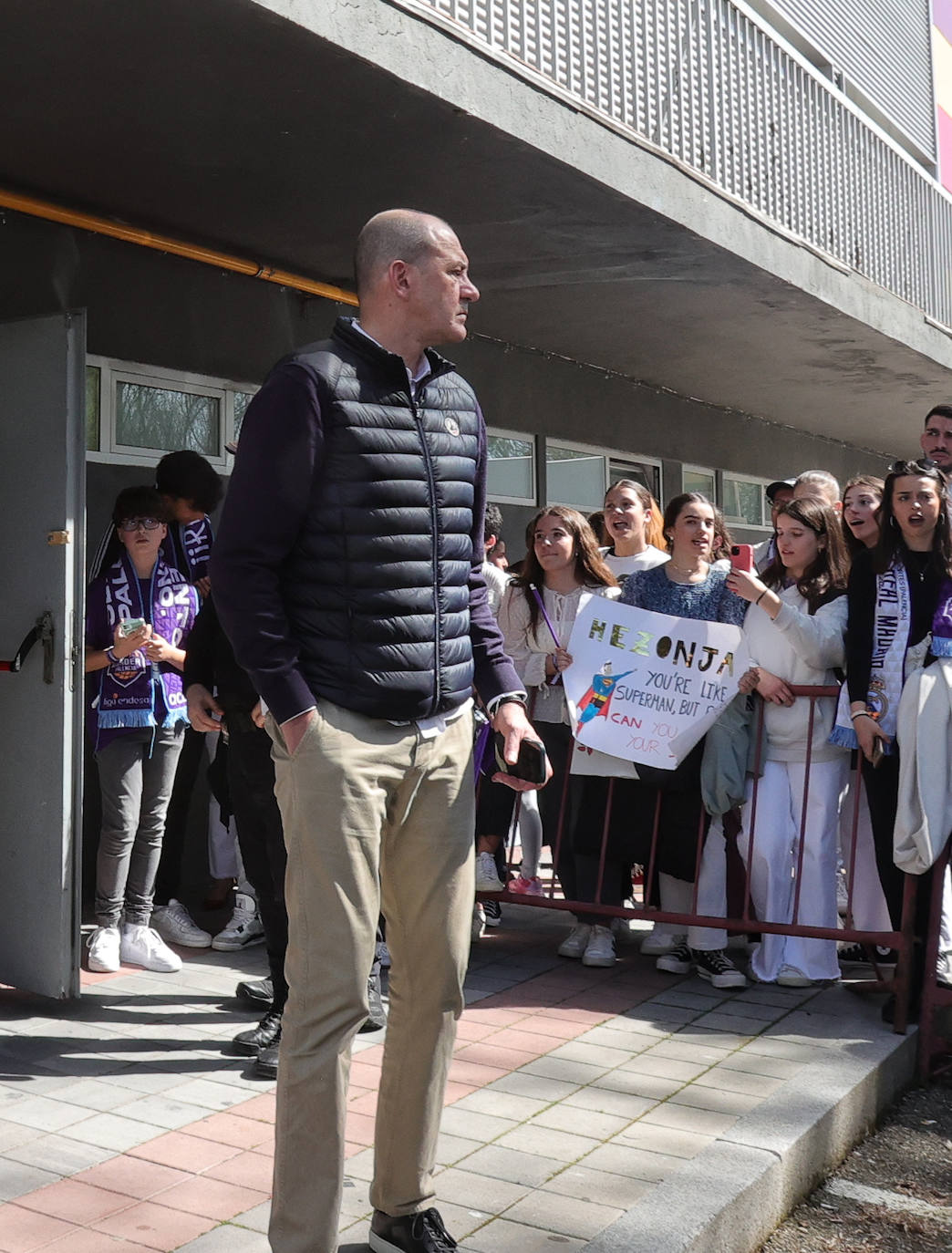 La afición palentina se despide de los jugadores del Real Madrid