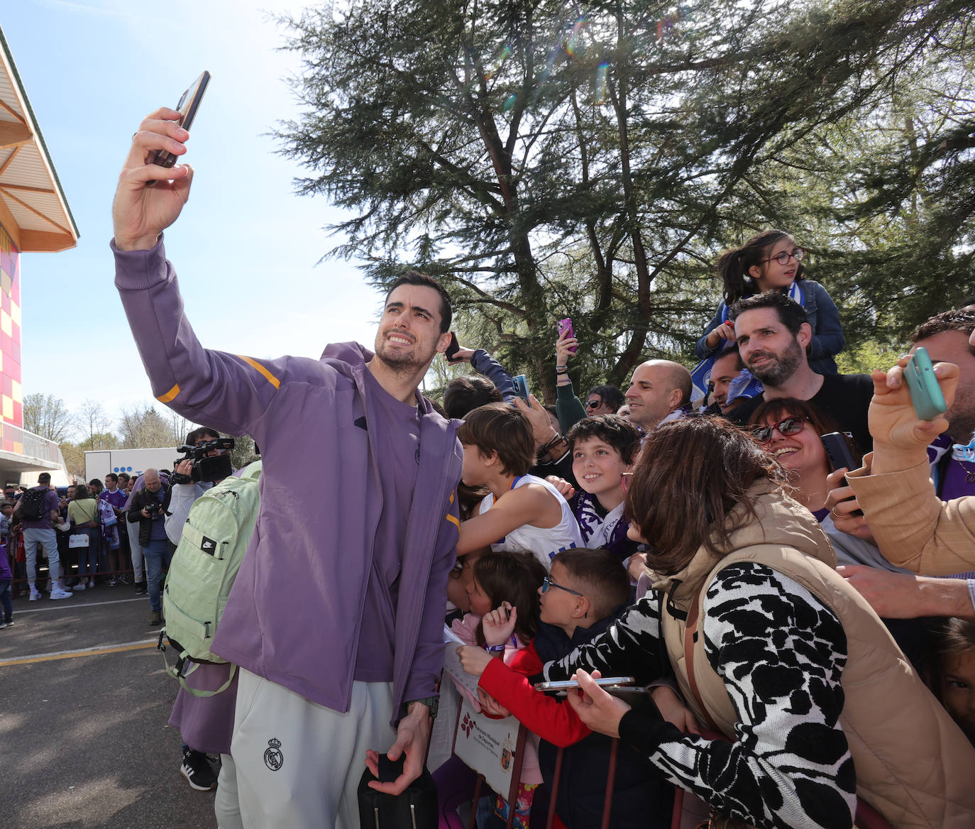 La afición palentina se despide de los jugadores del Real Madrid