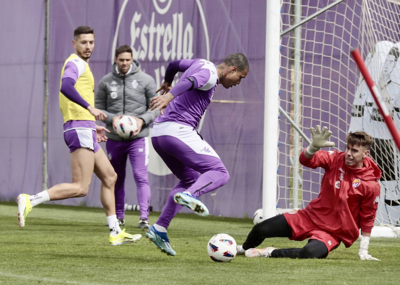 Las imágenes del entrenamiento a puerta abierta del Real Valladolid