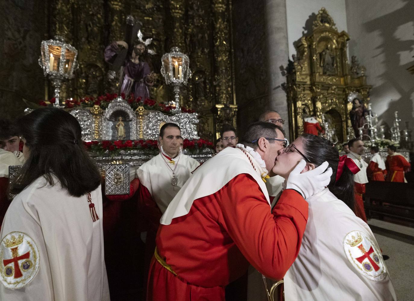 Las lágrimas de los cofrades por la suspensión de la procesión del Encuentro