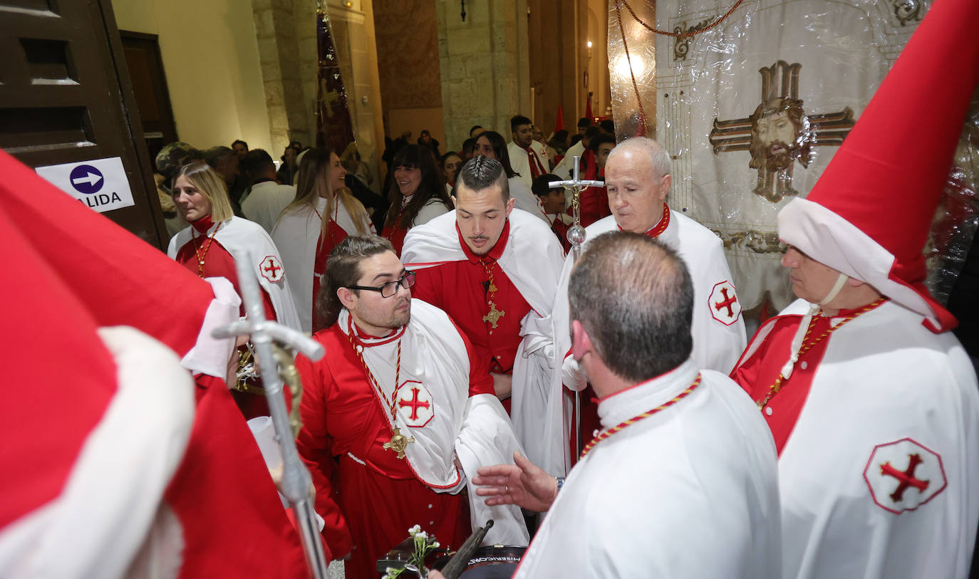 La lluvia desluce la celebración del Miércoles Santo