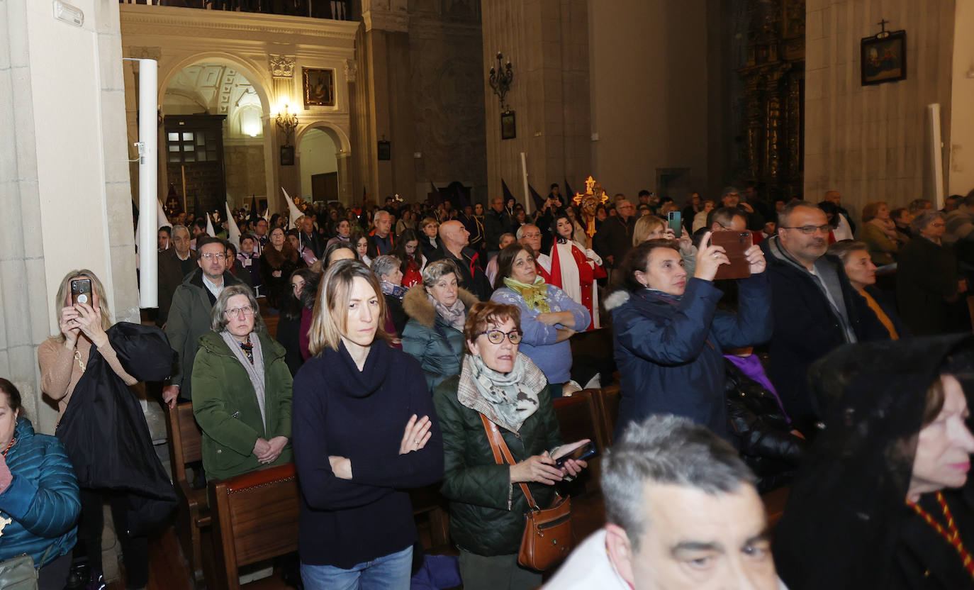 La lluvia desluce la celebración del Miércoles Santo