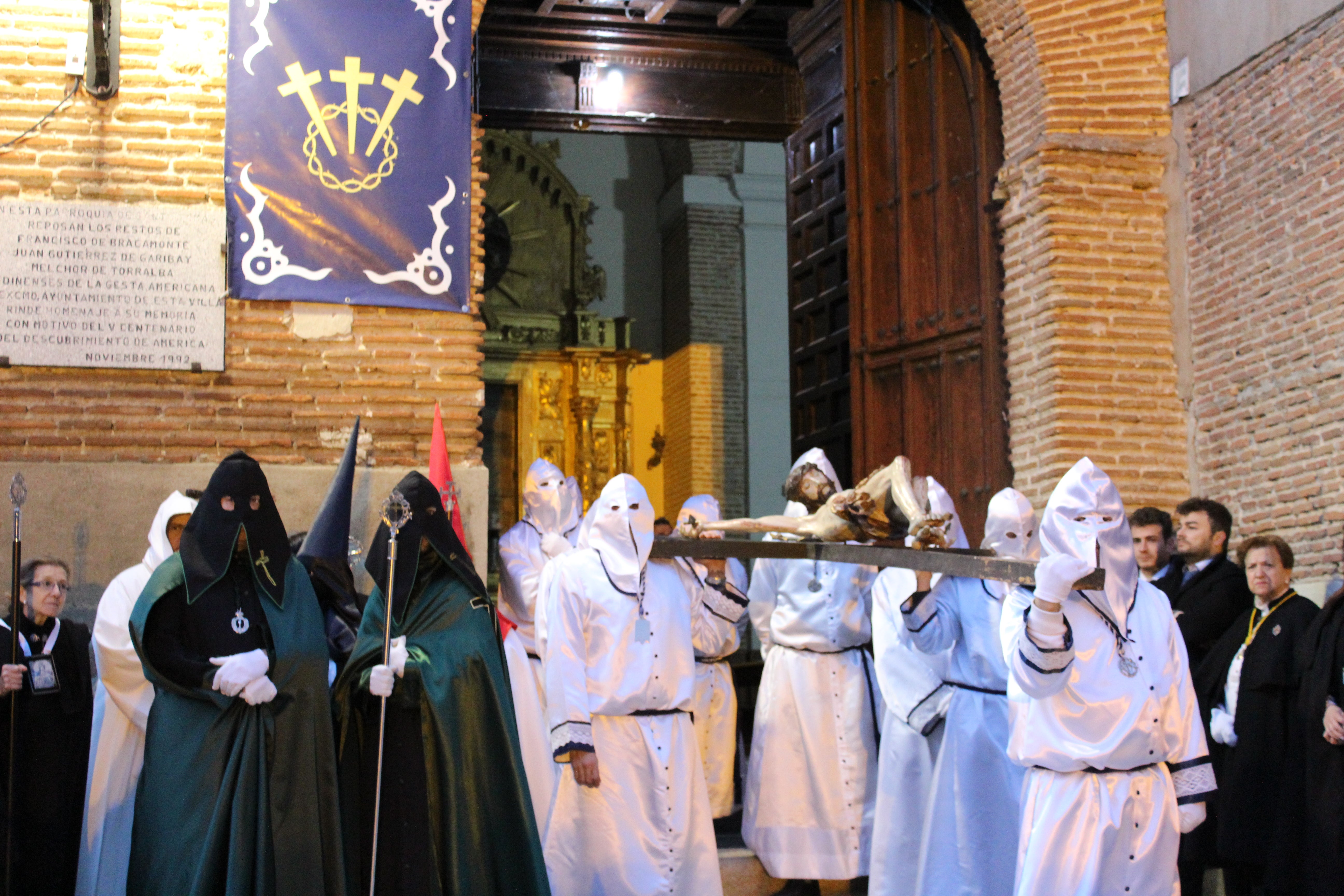 Salida del paso de la Iglesia de Santo Tomás Apóstol 