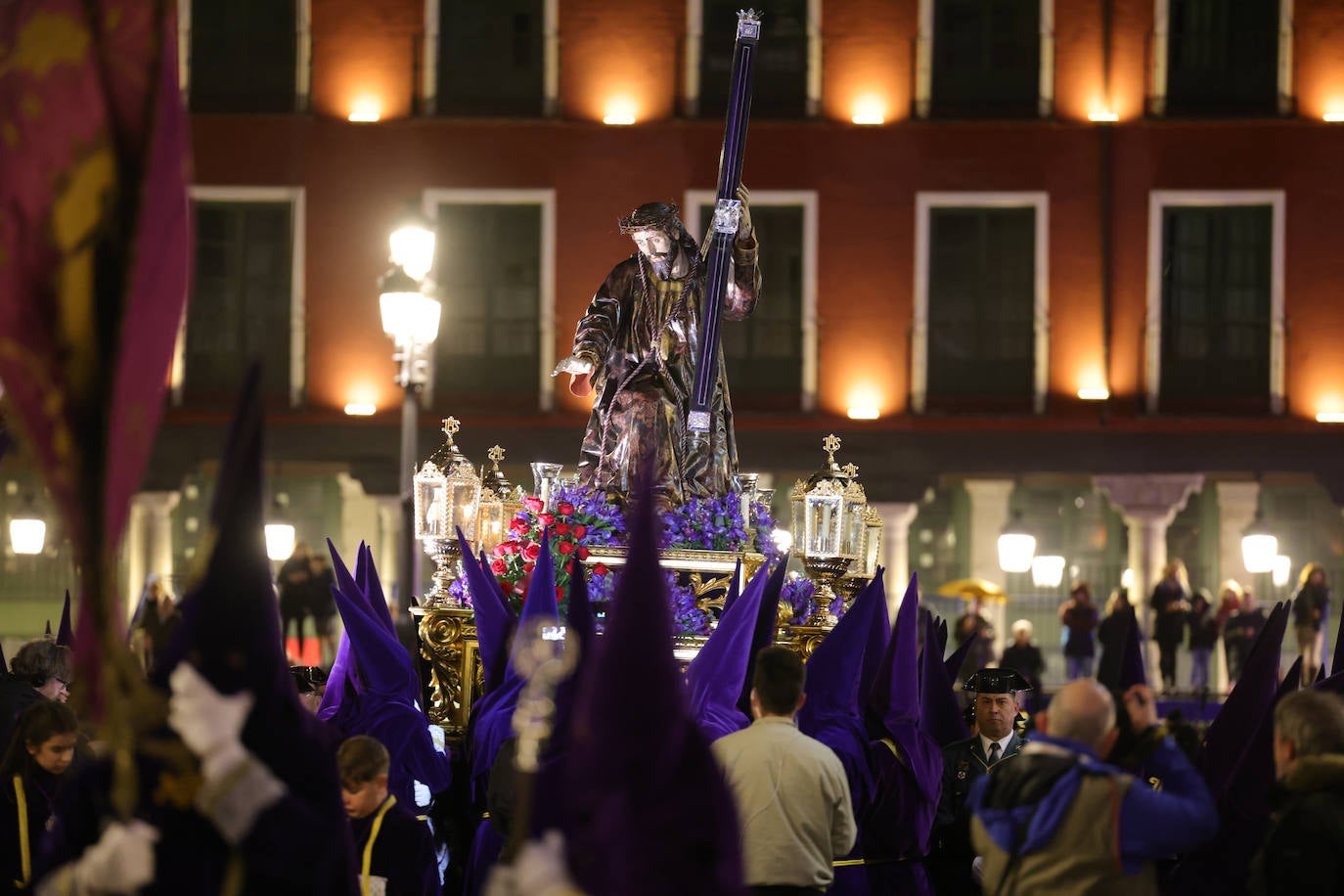 Viacrucis Procesional de Valladolid de la Cofradía Penitencial de Nuestro Padre Jesús Nazareno